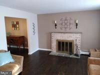 557 Valley Brook Dr, Lansdale, PA 19446 - photo 2