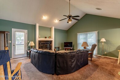 6804 Beard Ct, Louisville, KY 40228 - photo 4