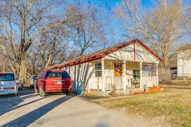 421 N Elm St, Weatherford, TX 76086 - photo 2
