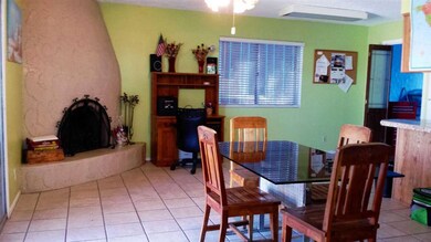 Eat-In Kitchen