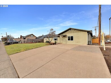 560 Hayden Bridge Way, Springfield, OR 97477 - photo 4