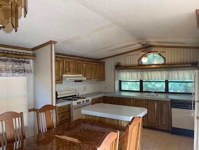 44 Ems D21c Ln, Syracuse, IN 46567 - photo 5