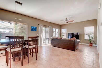 2451 W Indigo Dr-9