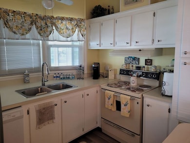 41232 Xenon Way unit 37, Zephyrhills, FL 33540 - photo 4