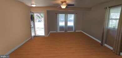 44123 Saint Andrews Ln, California, MD 20619 - photo 4