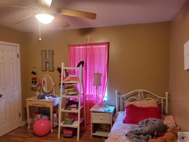 1024 Louise Ln, Wake Village, TX 75501 - photo 6