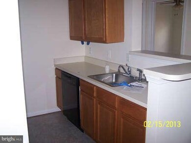 8931 Town Center Cir unit 310, Upper Marlboro, MD 20774 - photo 5