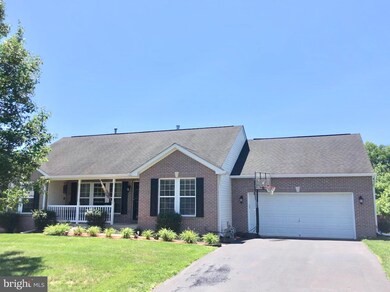 989 Caledonia Dr, Martinsburg, WV 25405 - photo 2