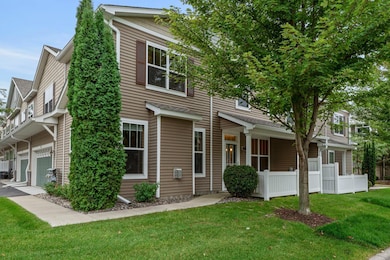 1826 Colonial Ln unit 4, Chanhassen, MN 55317 - photo 6