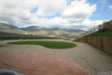 5583 N Pinnacle Ln, San Bernardino, CA 92407 - photo 4