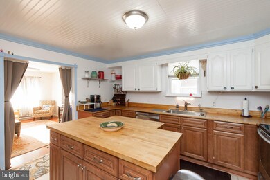 260 Knoxville Rd, Knoxville, MD 21758 - photo 6