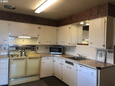 517 NW 12th St, Pendleton, OR 97801 - photo 6