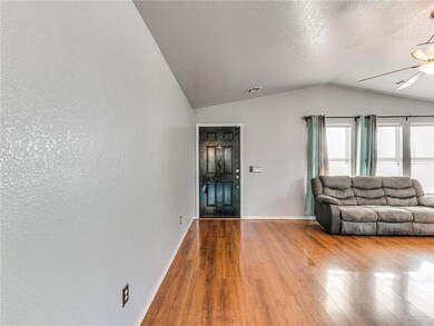 9413 Checkerbloom Dr, Oklahoma City, OK 73165 - photo 4