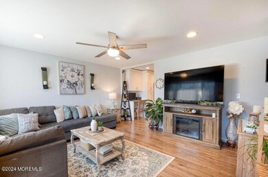 737 Tunney Point Dr, Toms River, NJ 08753 - photo 2