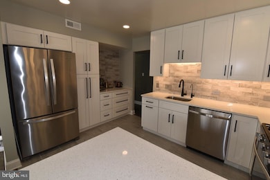 1666 Parkcrest Cir unit 100, Reston, VA 20190 - photo 5