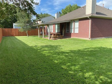 3916 Ashwood Dr, Pearland, TX 77584 - photo 2