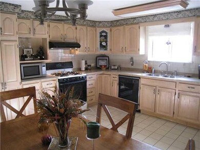 504 Fairmont Ave, North Tonawanda, NY 14120 - photo 2