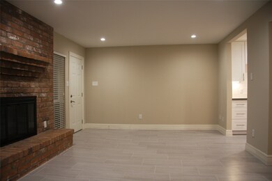10396 Briar Forest Dr unit 33/6, Houston, TX 77042 - photo 7