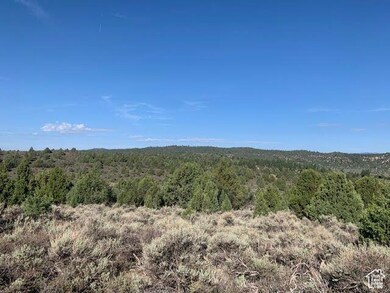 38 S 6 W unit 13, Alton, UT 84710 - photo 4