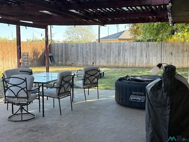 1112 Leo Dr, Portales, NM 88130 - photo 4