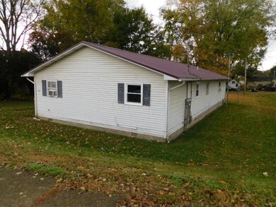 201 Hocking Ave, Logan, OH 43138 - photo 2