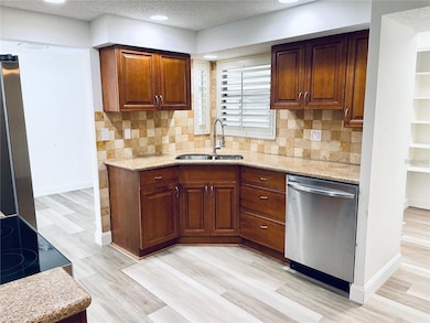 2829 Hope St, Sarasota, FL 34231 - photo 4