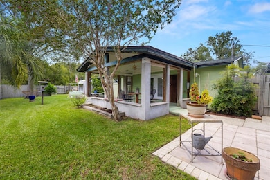 18218 Griffith Rd, Lutz, FL 33548 - photo 4