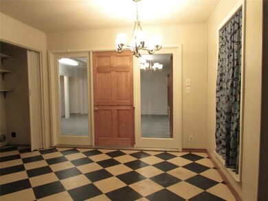 837 Timberhill Dr, Hurst, TX 76053 - photo 4