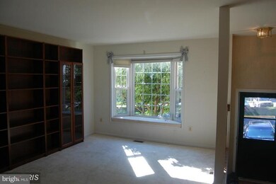 8861 Winding Hollow Way, Springfield, VA 22152 - photo 4