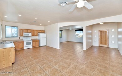 Kitchen/Dining room