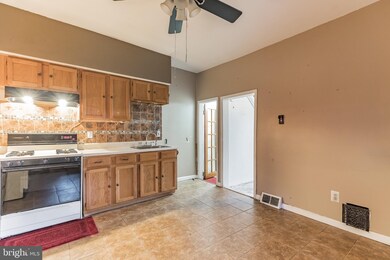 1917 Kossuth St, Camden, NJ 08104 - photo 7