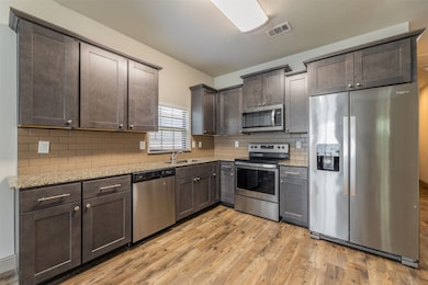 512 E Akard St unit 300, Weatherford, TX 76086 - photo 4