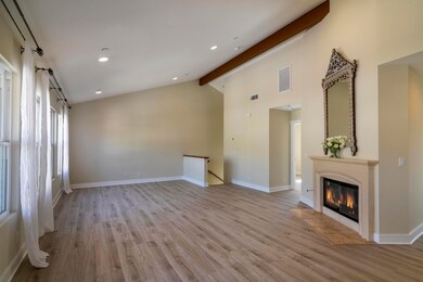 Dining / Living Rm