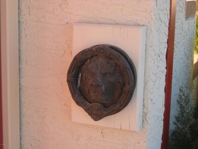 Gate knocker