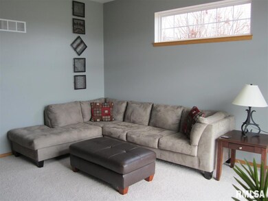 4527 W 14th St, Davenport, IA 52804 - photo 7