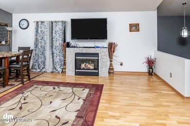 05-Living Room_DMD_2514-Edit
