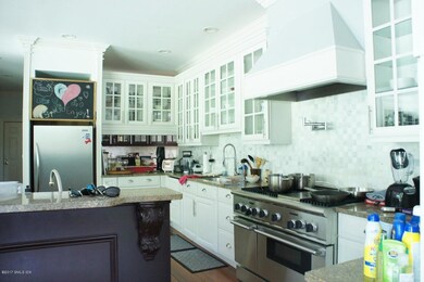 22 Bedford Rd, Greenwich, CT 06831 - photo 3