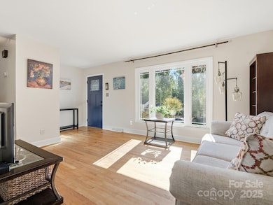 7148 Sherbourne Dr, Charlotte, NC 28210 - photo 4