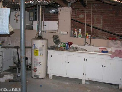 712 Liberty Rd, High Point, NC 27263 - photo 6