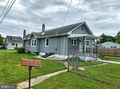 2126 Oak Rd, Sparrows Point, MD 21219 - photo 3