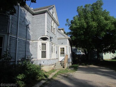 526 Finch St, Adrian, MI 49221 - photo 2