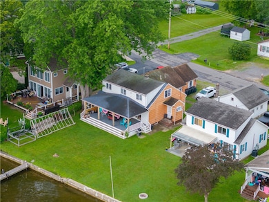 Mature treed lot , LEVEL greenspace for any gather