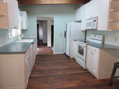 1592 Green Acres Rd, Eugene, OR 97408 - photo 4