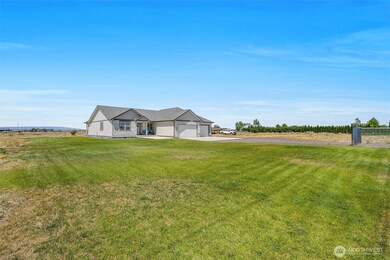 7526 NE Rd D 5, Moses Lake, WA 98837 - photo 3