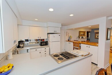 6 Aspinwall Rd, Albany, NY 12211 - photo 4