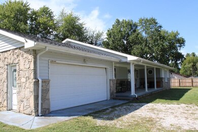 24 N St SW, Linton, IN 47441 - photo 3