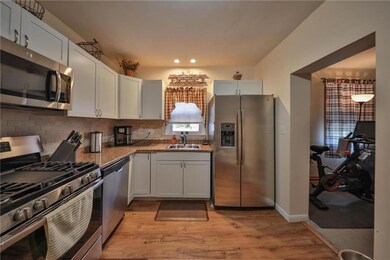 419 E Main St, Pen Argyl, PA 18072 - photo 7