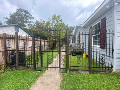 8901 Spaulding St, Houston, TX 77016 - photo 5