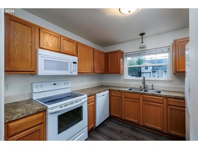 19155 SE Yamhill St unit 16, Portland, OR 97233 - photo 5