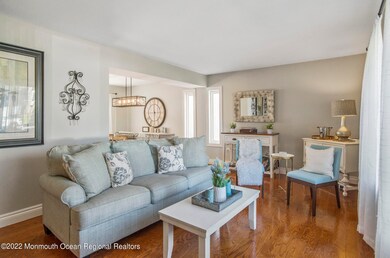 _RMJ7718 living room